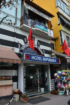  Hotel Republika  Тирана